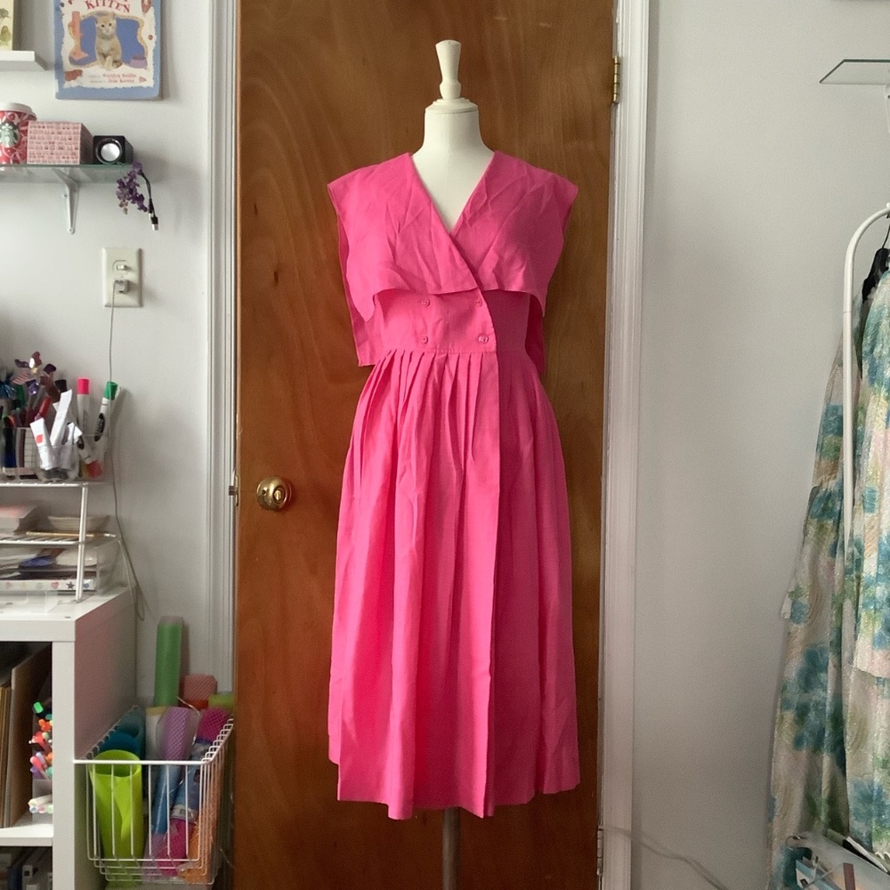 VINTAGE Pleated Dress!